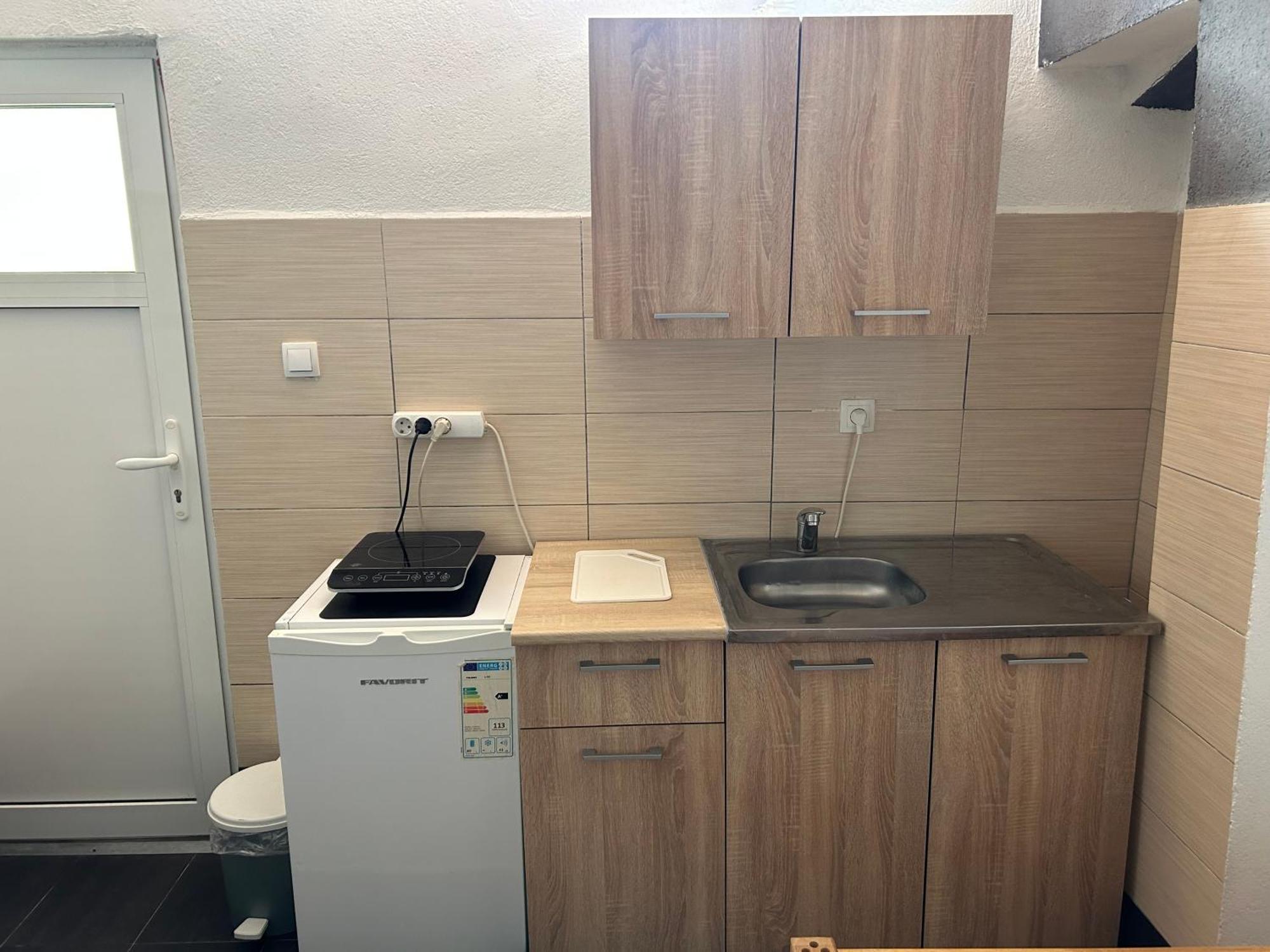 Apartmani & Restoran -S O K O- เซียนิตซา ภายนอก รูปภาพ